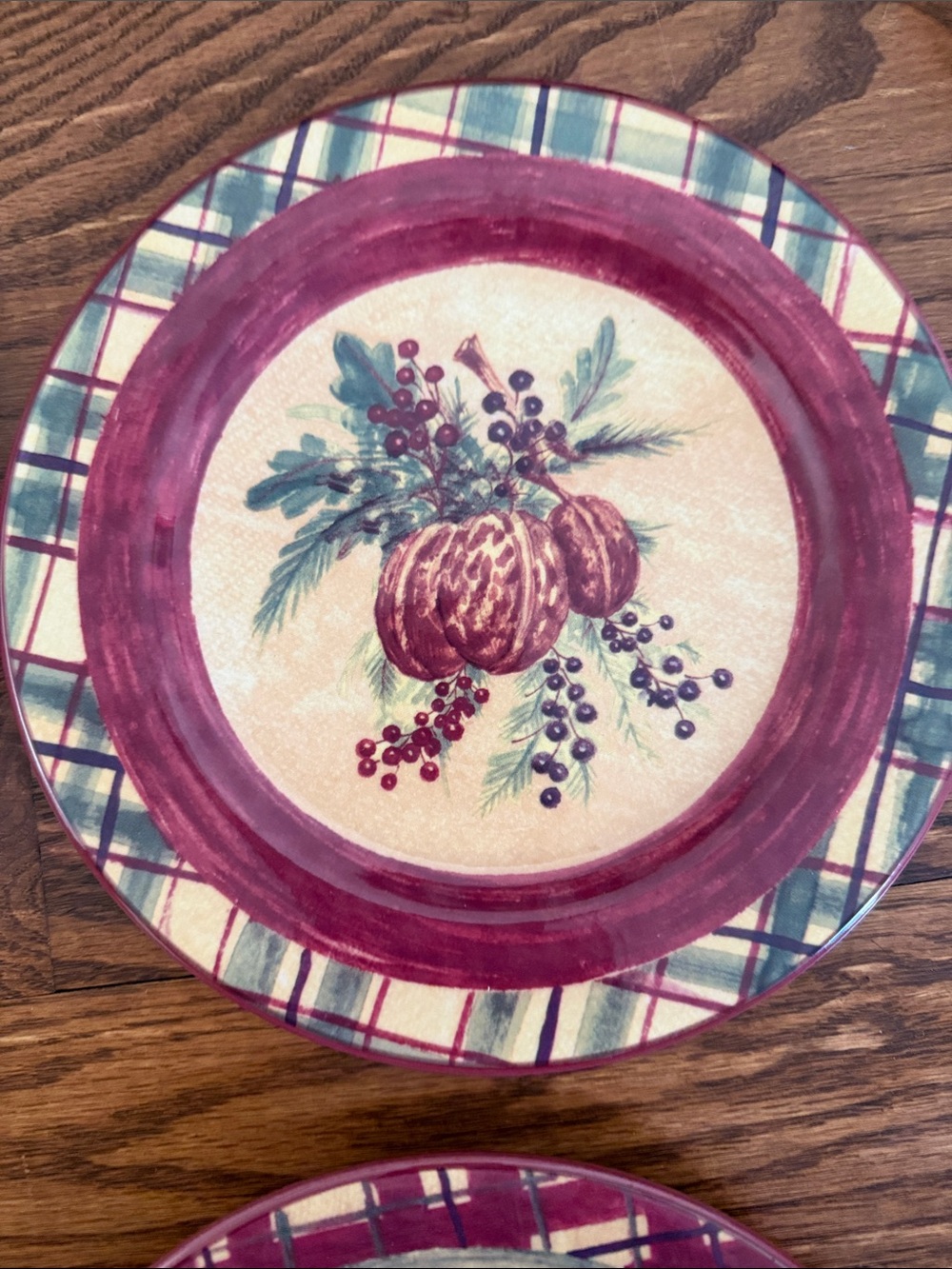 Madison & Max holiday plaid rim dessert salad plates 8-1/2" - set of 4 - Picture 3 of 6